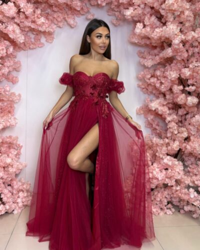 Šaty Madryt - dlouhé společenské šaty s korzetem a rozparkem - bordó