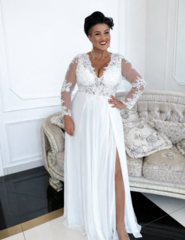 Svatební šaty s dlouhými krajkovými rukávy a lehkou šifonovou sukní