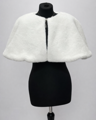 Bílá krátká kožešinová štóla k šatům