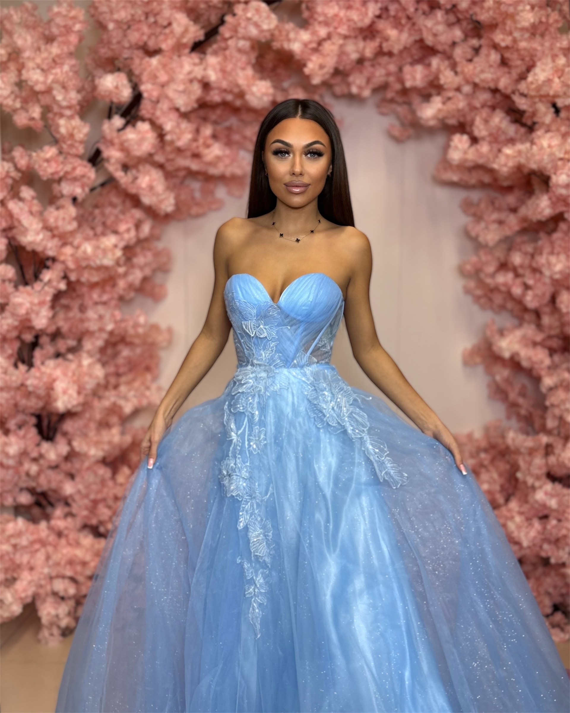 Šaty Positano – dlouhé plesové šaty s korzetovým živůtkem a bohatou tylovou sukní - nebeská - Obrázek 3