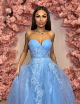 Šaty Positano – dlouhé plesové šaty s korzetovým živůtkem a bohatou tylovou sukní - nebeská